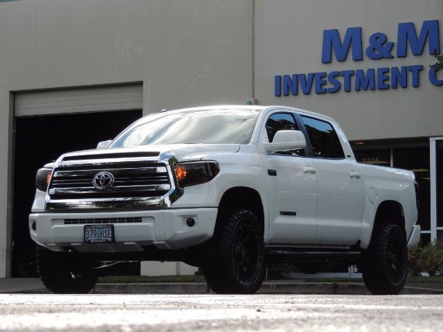 2017 Toyota Tundra SR5 / CrewMax / 4X4 / 5.7L / 6000 MILES / LIFTED - Photo 41 - Portland, OR 97217
