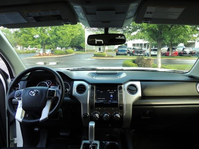 2017 Toyota Tundra SR5 / CrewMax / 4X4 / 5.7L / 6000 MILES / LIFTED - Photo 35 - Portland, OR 97217