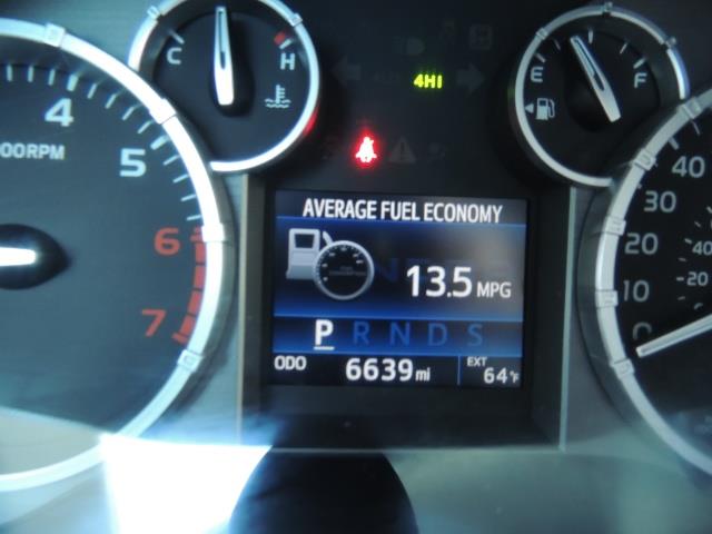 2017 Toyota Tundra SR5 / CrewMax / 4X4 / 5.7L / 6000 MILES / LIFTED - Photo 39 - Portland, OR 97217