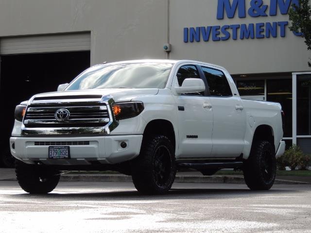 2017 Toyota Tundra SR5 / CrewMax / 4X4 / 5.7L / 6000 MILES / LIFTED - Photo 44 - Portland, OR 97217
