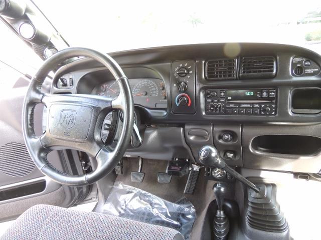 2002 Dodge Ram 2500 SLT 4dr Quad Cab / 4X4 / 5.9L DIESEL / 6-SPEED - Photo 17 - Portland, OR 97217
