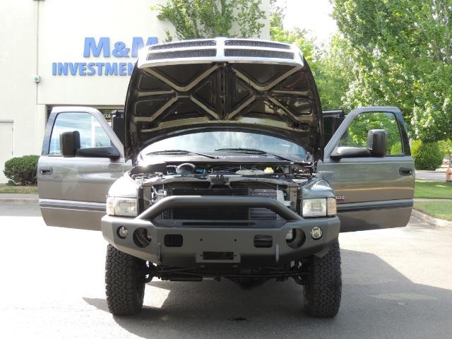 2002 Dodge Ram 2500 SLT 4dr Quad Cab / 4X4 / 5.9L DIESEL / 6-SPEED - Photo 31 - Portland, OR 97217