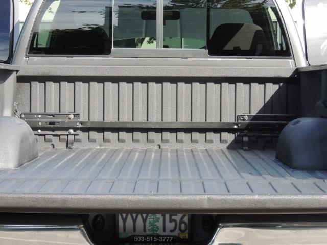 2002 Dodge Ram 2500 SLT 4dr Quad Cab / 4X4 / 5.9L DIESEL / 6-SPEED - Photo 22 - Portland, OR 97217