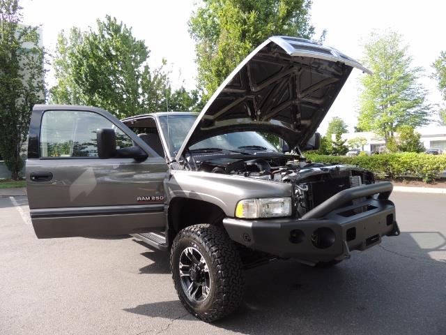 2002 Dodge Ram 2500 SLT 4dr Quad Cab / 4X4 / 5.9L DIESEL / 6-SPEED - Photo 30 - Portland, OR 97217
