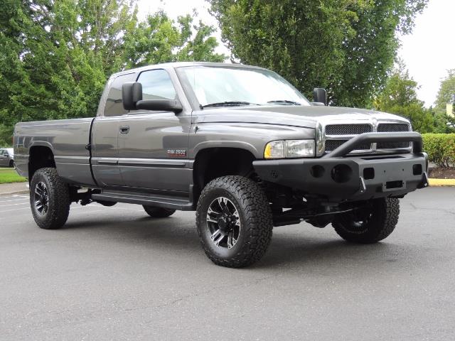 2002 Dodge Ram 2500 SLT 4dr Quad Cab / 4X4 / 5.9L DIESEL / 6-SPEED - Photo 2 - Portland, OR 97217