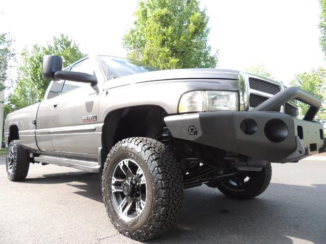 2002 Dodge Ram 2500 SLT 4dr Quad Cab / 4X4 / 5.9L DIESEL / 6-SPEED - Photo 9 - Portland, OR 97217