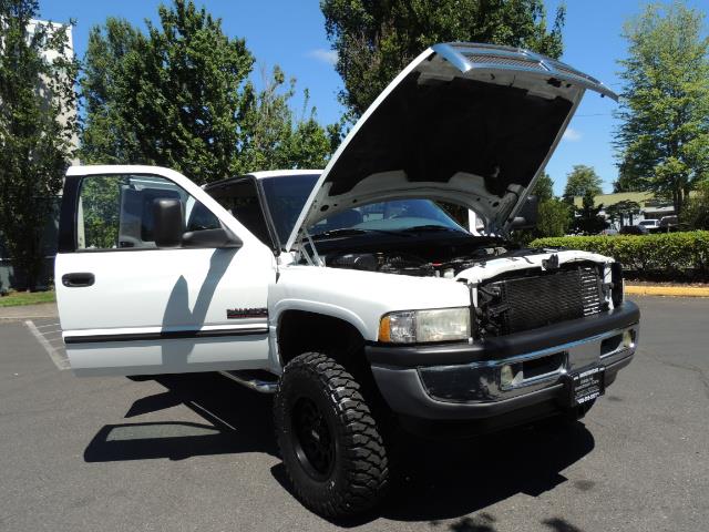 2001 Dodge Ram 2500 Laramie SLT Quad Cab / 4X4 /5.9L DIESEL / 6-SPEED - Photo 31 - Portland, OR 97217