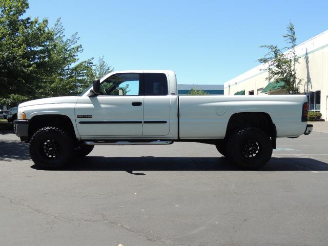 2001 Dodge Ram 2500 Laramie SLT Quad Cab / 4X4 /5.9L DIESEL / 6-SPEED - Photo 3 - Portland, OR 97217