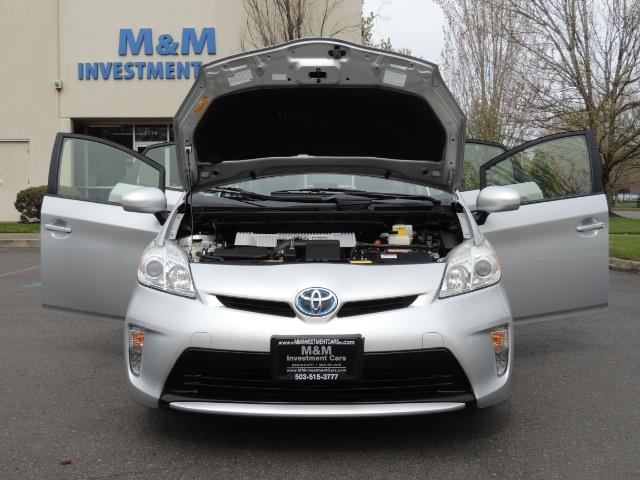 2013 Toyota Prius Two / HatchBack / Only 37K Miles - Photo 32 - Portland, OR 97217