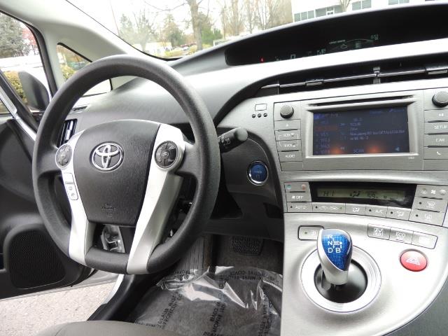 2013 Toyota Prius Two / HatchBack / Only 37K Miles - Photo 19 - Portland, OR 97217