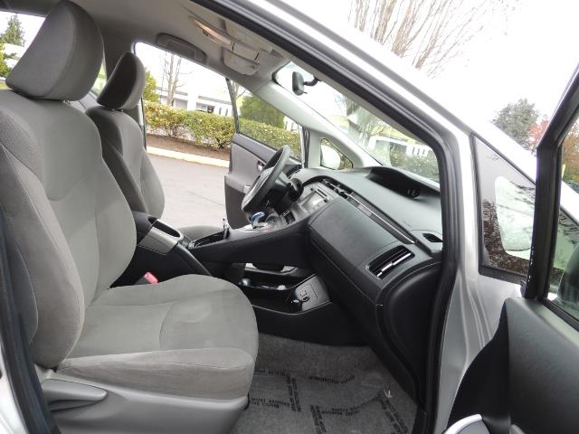 2013 Toyota Prius Two / HatchBack / Only 37K Miles - Photo 17 - Portland, OR 97217
