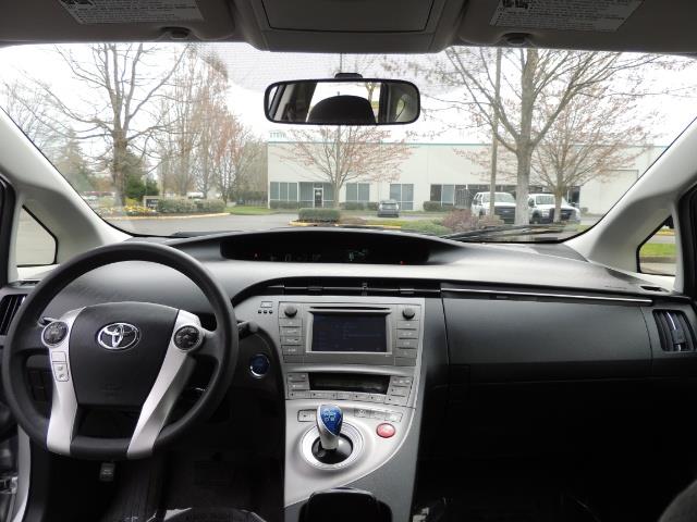 2013 Toyota Prius Two / HatchBack / Only 37K Miles - Photo 21 - Portland, OR 97217