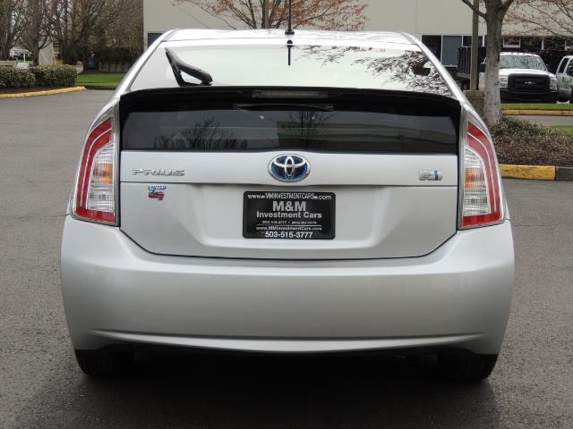 2013 Toyota Prius Two / HatchBack / Only 37K Miles - Photo 6 - Portland, OR 97217