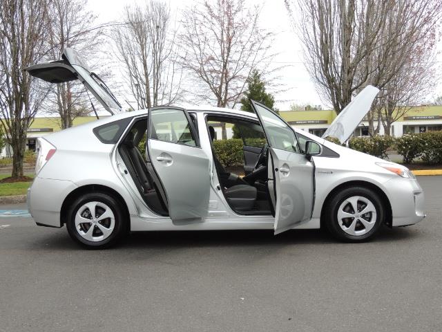 2013 Toyota Prius Two / HatchBack / Only 37K Miles - Photo 30 - Portland, OR 97217