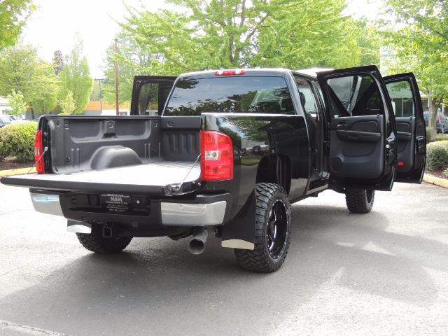 2009 Chevrolet Silverado 2500 LTZ / 4X4 / 6.6L Duramax Diesel / Allison Tranny - Photo 29 - Portland, OR 97217