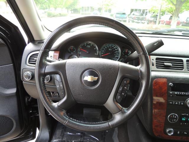 2009 Chevrolet Silverado 2500 LTZ / 4X4 / 6.6L Duramax Diesel / Allison Tranny - Photo 16 - Portland, OR 97217