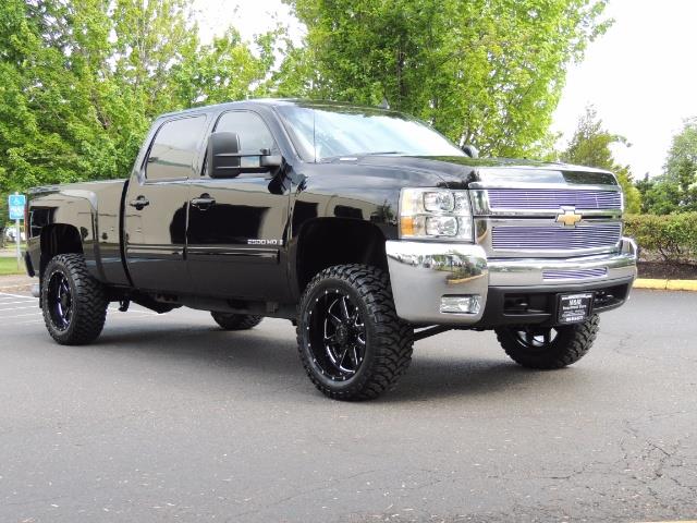 2009 Chevrolet Silverado 2500 LTZ / 4X4 / 6.6L Duramax Diesel / Allison Tranny - Photo 2 - Portland, OR 97217