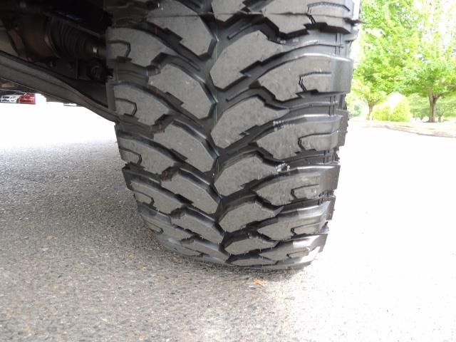 2009 Chevrolet Silverado 2500 LTZ / 4X4 / 6.6L Duramax Diesel / Allison Tranny - Photo 22 - Portland, OR 97217