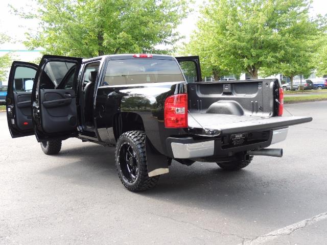 2009 Chevrolet Silverado 2500 LTZ / 4X4 / 6.6L Duramax Diesel / Allison Tranny - Photo 27 - Portland, OR 97217