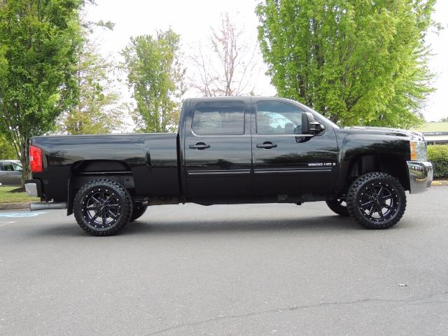 2009 Chevrolet Silverado 2500 LTZ / 4X4 / 6.6L Duramax Diesel / Allison Tranny - Photo 4 - Portland, OR 97217