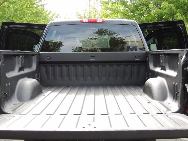 2009 Chevrolet Silverado 2500 LTZ / 4X4 / 6.6L Duramax Diesel / Allison Tranny - Photo 20 - Portland, OR 97217