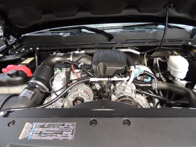 2009 Chevrolet Silverado 2500 LTZ / 4X4 / 6.6L Duramax Diesel / Allison Tranny - Photo 33 - Portland, OR 97217