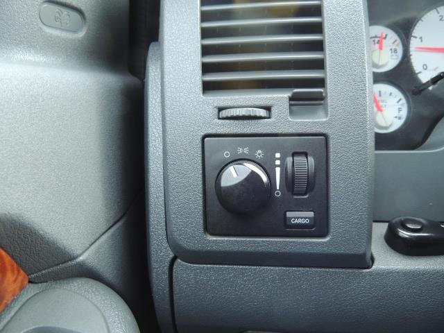 2006 Dodge Ram 2500 SLT / 4X4 / 5.9L Cummins Diesel / HIGH OUTPUT - Photo 44 - Portland, OR 97217