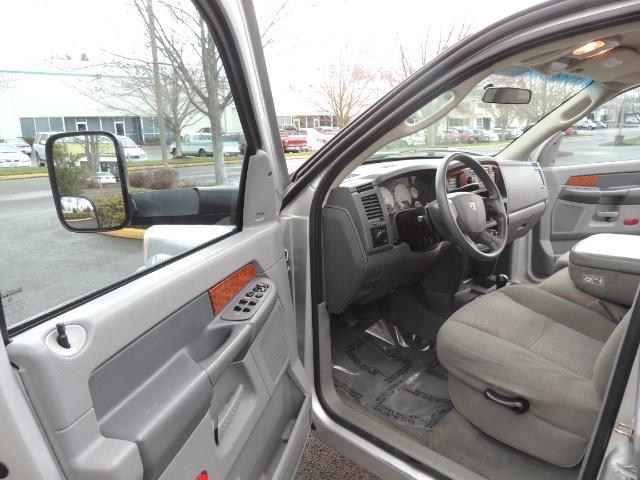 2006 Dodge Ram 2500 SLT / 4X4 / 5.9L Cummins Diesel / HIGH OUTPUT - Photo 13 - Portland, OR 97217