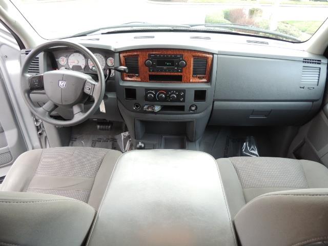 2006 Dodge Ram 2500 SLT / 4X4 / 5.9L Cummins Diesel / HIGH OUTPUT - Photo 40 - Portland, OR 97217