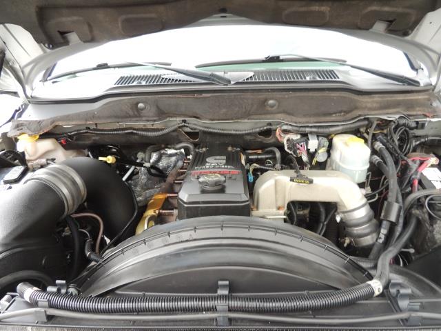 2006 Dodge Ram 2500 SLT / 4X4 / 5.9L Cummins Diesel / HIGH OUTPUT - Photo 35 - Portland, OR 97217