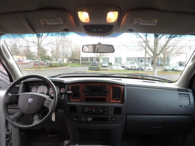 2006 Dodge Ram 2500 SLT / 4X4 / 5.9L Cummins Diesel / HIGH OUTPUT - Photo 39 - Portland, OR 97217