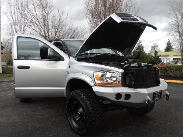 2006 Dodge Ram 2500 SLT / 4X4 / 5.9L Cummins Diesel / HIGH OUTPUT - Photo 32 - Portland, OR 97217