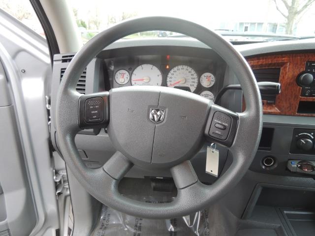 2006 Dodge Ram 2500 SLT / 4X4 / 5.9L Cummins Diesel / HIGH OUTPUT - Photo 20 - Portland, OR 97217