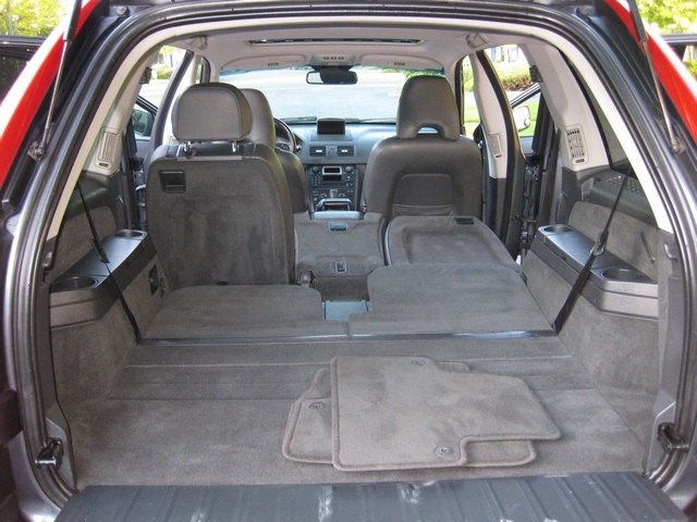2005 Volvo XC90 2.5T/ Turbo/Navigation/ 3rd Row Seat