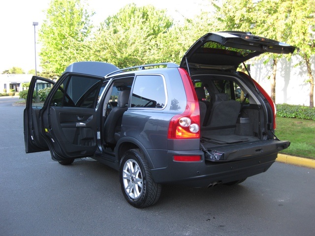 2005 Volvo XC90 2.5T/ Turbo/Navigation/ 3rd Row Seat