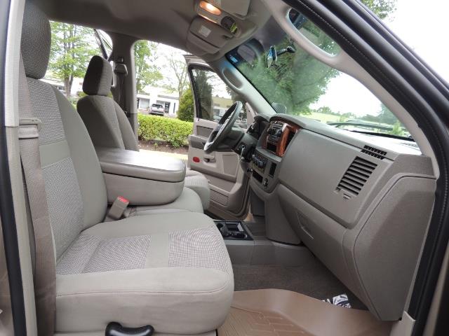2006 Dodge Ram 2500 SLT SLT 4dr Mega Cab / 4X4 / 5.9L CUMMINS DIESEL - Photo 17 - Portland, OR 97217
