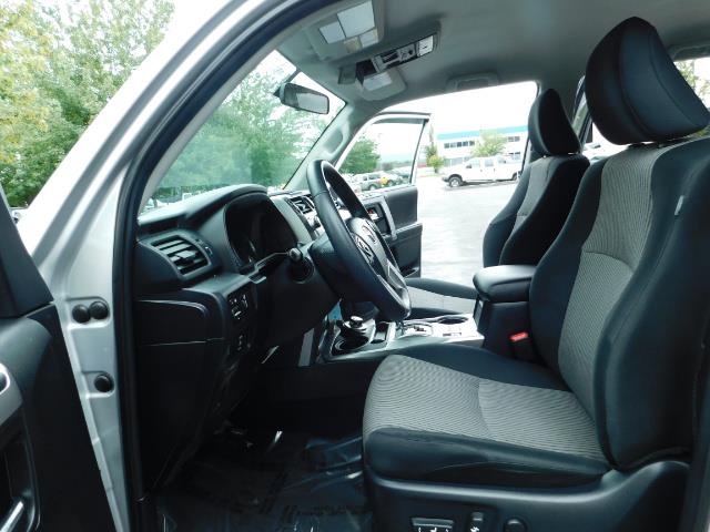 2016 Toyota 4Runner SR5 / 4WD / Navigation / backup camera / LIFTED - Photo 14 - Portland, OR 97217