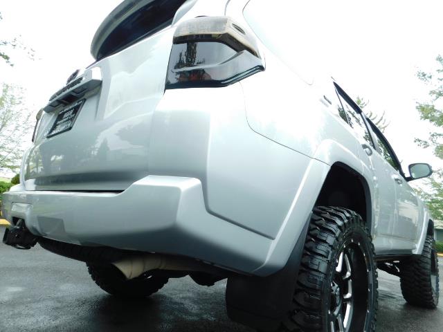2016 Toyota 4Runner SR5 / 4WD / Navigation / backup camera / LIFTED - Photo 12 - Portland, OR 97217