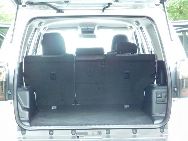 2016 Toyota 4Runner SR5 / 4WD / Navigation / backup camera / LIFTED - Photo 22 - Portland, OR 97217