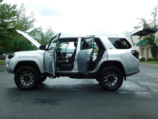 2016 Toyota 4Runner SR5 / 4WD / Navigation / backup camera / LIFTED - Photo 26 - Portland, OR 97217