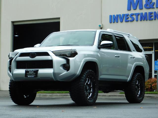 2016 Toyota 4Runner SR5 / 4WD / Navigation / backup camera / LIFTED - Photo 1 - Portland, OR 97217