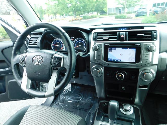 2016 Toyota 4Runner SR5 / 4WD / Navigation / backup camera / LIFTED - Photo 18 - Portland, OR 97217
