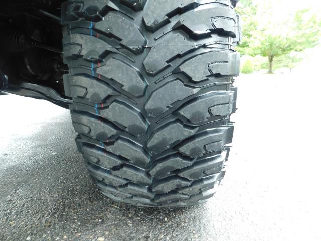 2016 Toyota 4Runner SR5 / 4WD / Navigation / backup camera / LIFTED - Photo 24 - Portland, OR 97217