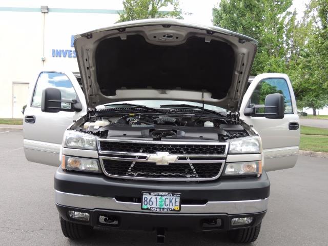 2006 Chevrolet Silverado 2500 LBZ 4X4 Long Bed 6.6L DURAMAX / Allison / 101K MLS - Photo 34 - Portland, OR 97217