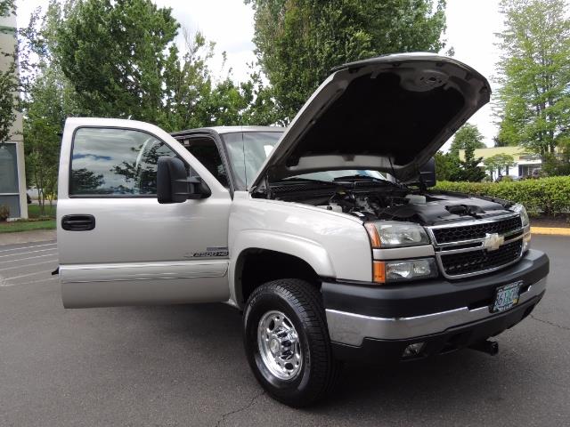 2006 Chevrolet Silverado 2500 LBZ 4X4 Long Bed 6.6L DURAMAX / Allison / 101K MLS - Photo 33 - Portland, OR 97217