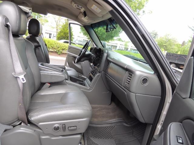 2006 Chevrolet Silverado 2500 LBZ 4X4 Long Bed 6.6L DURAMAX / Allison / 101K MLS - Photo 17 - Portland, OR 97217