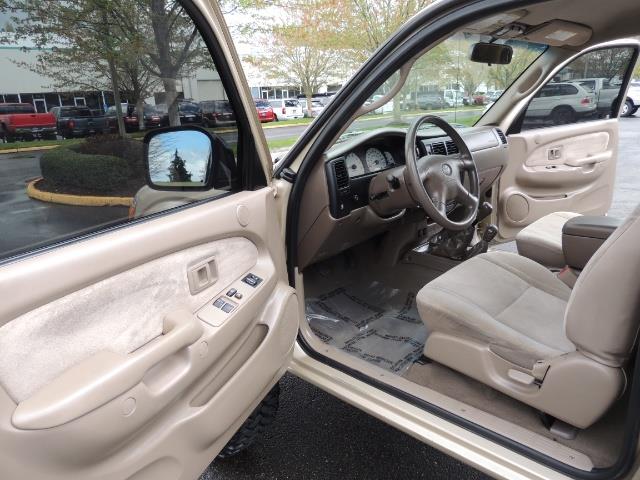 2003 Toyota Tacoma 2dr Xtracab V6 / SR5 / 4X4 / 5-SPEED MANUAL/LIFTED - Photo 13 - Portland, OR 97217