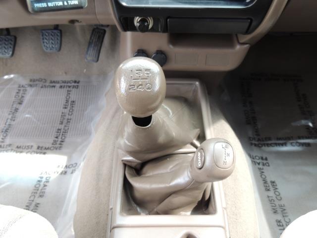 2003 Toyota Tacoma 2dr Xtracab V6 / SR5 / 4X4 / 5-SPEED MANUAL/LIFTED - Photo 18 - Portland, OR 97217