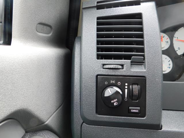 2007 Dodge Ram 2500 SLT BIG HORN EDITION / 4X4 / 5.9L DIESEL / 1-OWNER - Photo 39 - Portland, OR 97217