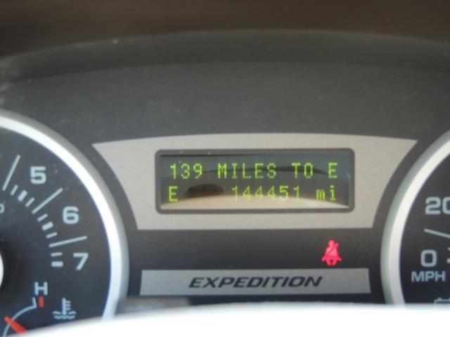 2006 Ford Expedition Eddie Bauer / Leather /Sunroof /DVD/Third Seat - Photo 41 - Portland, OR 97217